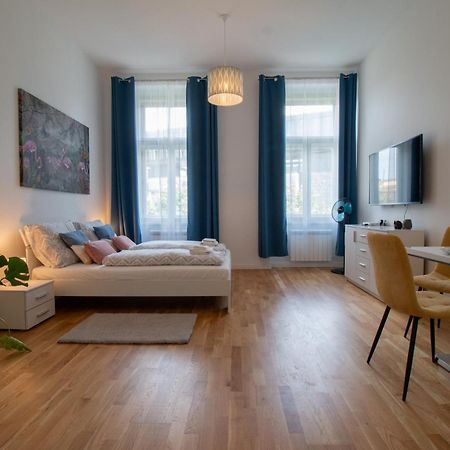 Washingtonova Cr Apartments براغ المظهر الخارجي الصورة