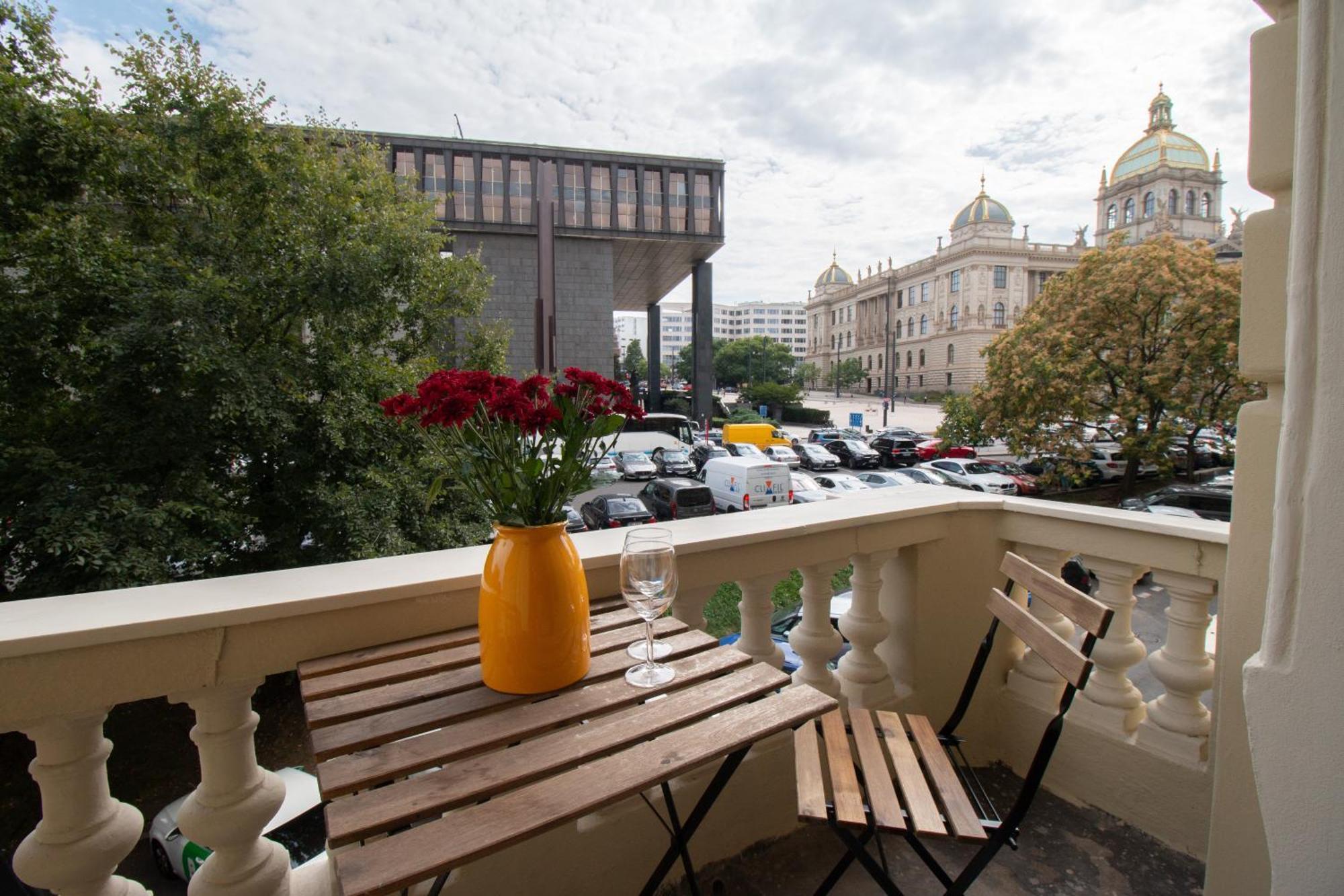 Washingtonova Cr Apartments براغ المظهر الخارجي الصورة